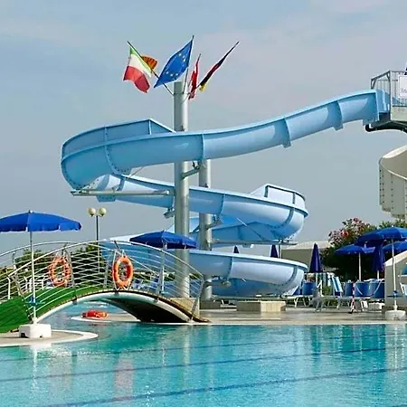 Lido Hotel 4*
