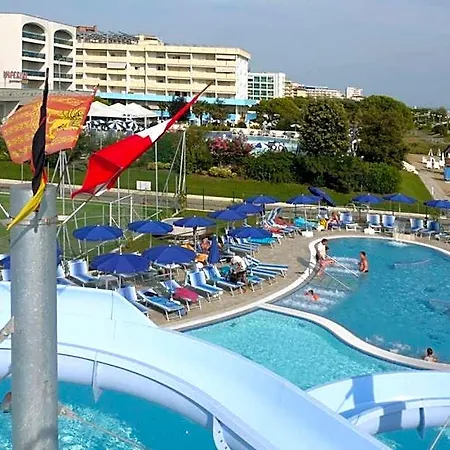 Lido 4*