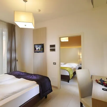فندق Lido 4*